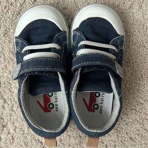 See Kai Run Stevie Chambray Sneakers (8)